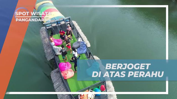 Bergoyang Ceria di Atas Perahu di Sungai, Pangandaran
