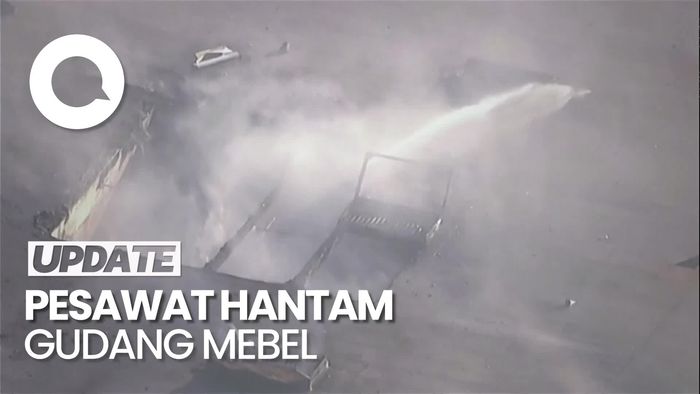 Video: Pesawat Jatuh di Gudang Mebel di California, 2 Orang Tewas