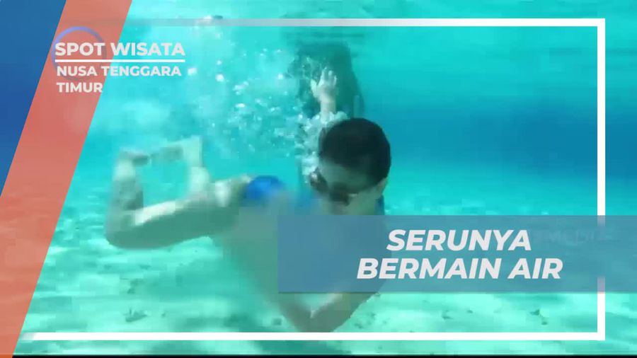Asiknya Bermain Air di Perairan Dangkal yang Memikat, Nusa Tenggara Timur