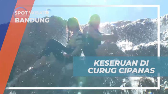 Balapan Seru Menggunakan Floaties di Curug Cipanas Bandung