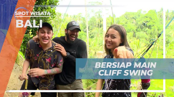 Menjajal Sensasi Meluncur di Cliff Swing, Bali