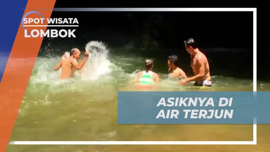 Bersorak Gembira di Air Terjun Jeruk Manis, Lombok