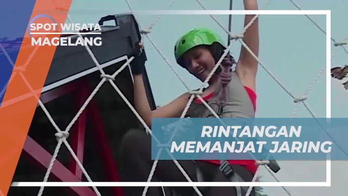 Menghadapi Tantangan Memanjat Jaring di Magelang