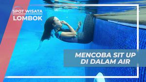 Mengasah Kekuatan dengan Sit Up di Kolam Renang, Lombok