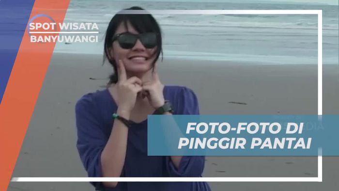 Berfoto-Foto di Sore yang Indah di Pantai Ngagelan, Banyuwangi