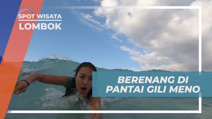 Berenang Ceria dan Berkejaran di Pantai Gili Meno, Lombok