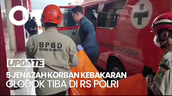 Video: RS Polri Terima 5 Jenazah Korban Kebakaran Glodok Plaza
