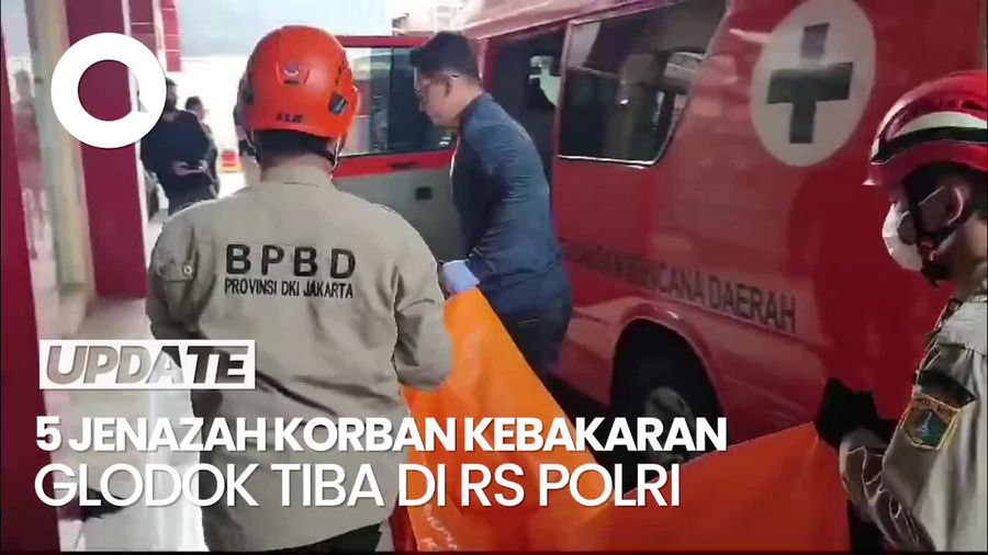 Video: RS Polri Terima 5 Jenazah Korban Kebakaran Glodok Plaza