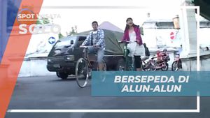 Bersepeda Santai di Alun-alun Keraton, Solo