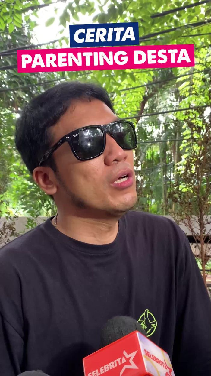 Video Kebiasaan Desta Berdongeng untuk Ketiga Anaknya Sebelum Tidur