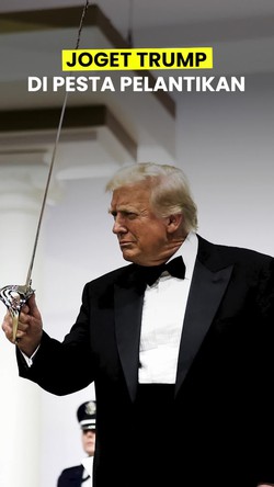 Video: Sambil Bawa Pedang, Trump Joget di Pesta Panglima Tertinggi