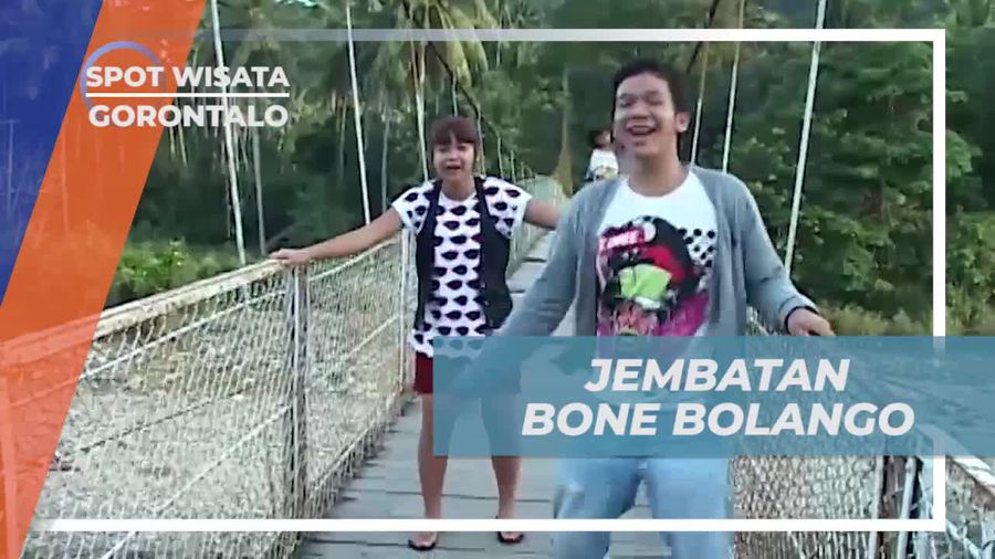 Berjalan di Jembatan Gantung Bone Bolango, Gorontalo