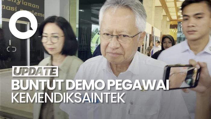 Video: Ekspresi Mendiktisaintek Satryo Seusai 3 Jam Rapat dengan DPR