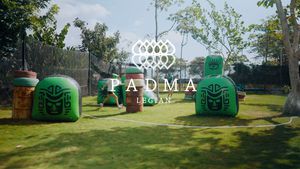Liburan Seru Bareng Keluarga di Padma Resort Legian