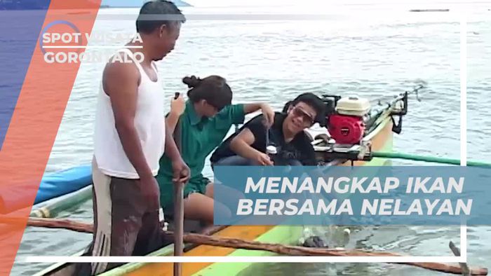 Menangkap Ikan Bersama Nelayan di Pantai Pohe, Gorontalo