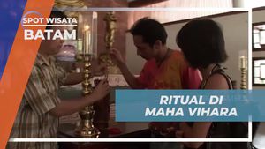 Menghadiri Ritual Unik di Maha Vihara Duta Maitreya, Batam