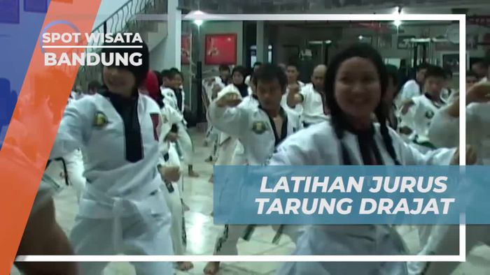Belajar Jurus Beladiri di Tarung Drajat, Bandung
