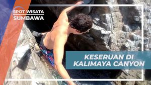 Melompat Seru dari Tebing Kalimaya di Sumbawa