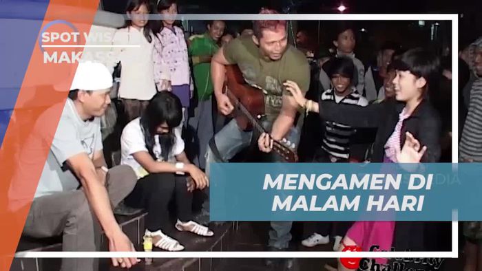 Mencoba Mengamen di Malam Hari di Pantai Losari, Makassar