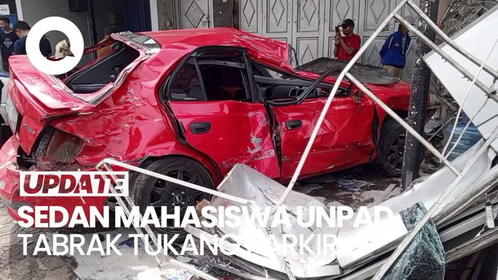 Video CCTV Sedan Mahasiswa Unpad Tabrak Tukang Parkir hingga Tewas