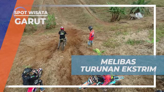 Tantangan Ekstrem Melibas Turunan di Gunung Kasuma, Garut