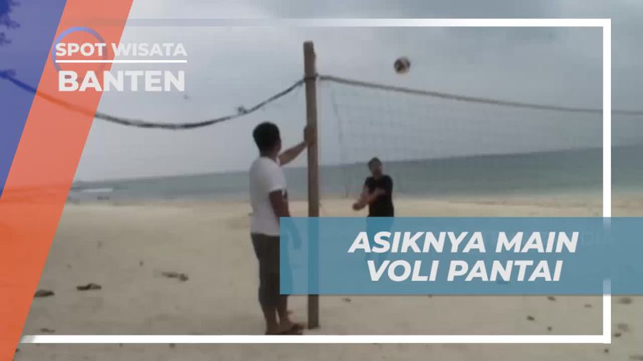 Serunya Bermain Voli Pantai di Banten