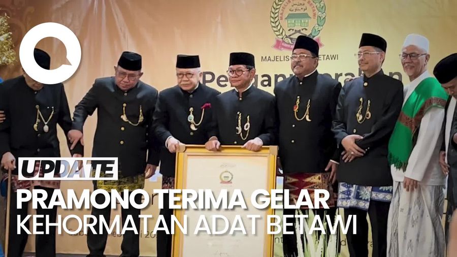 Video: Dipakaikan Kuku Macan, Pramono Dapat Gelar Kehormatan Adat Betawi
