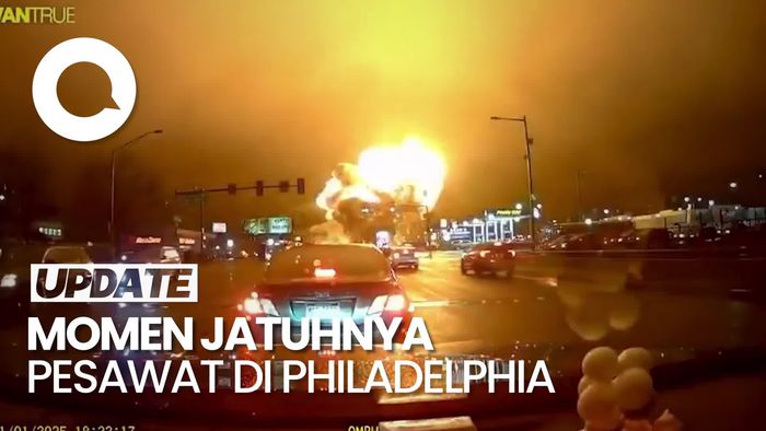 Video CCTV & Dashcam Detik-detik Pesawat Jatuh di Philadelphia AS