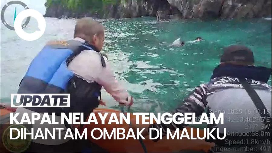 Video Kapal Nelayan Tenggelam Dihantam Ombak di Maluku Tengah