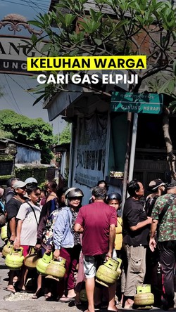 Video: Antrean Warga Serbu Pangkalan Gas LPG 3 Kg di Bali