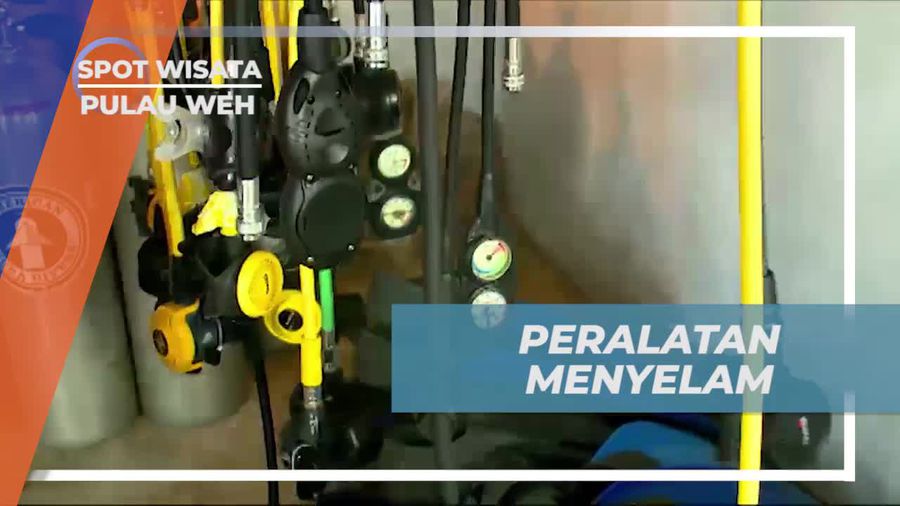 Menyiapkan Peralatan untuk Menyelam di Pulau Weh