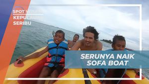 Rasakan Sensasi Ekstrem Naik Sofa Boat di Kepulauan Seribu
