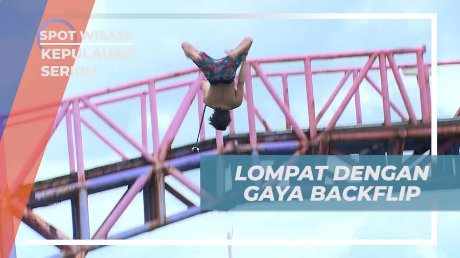 Mencoba Gaya Backflip di Jembatan Cinta, Kepulauan Seribu