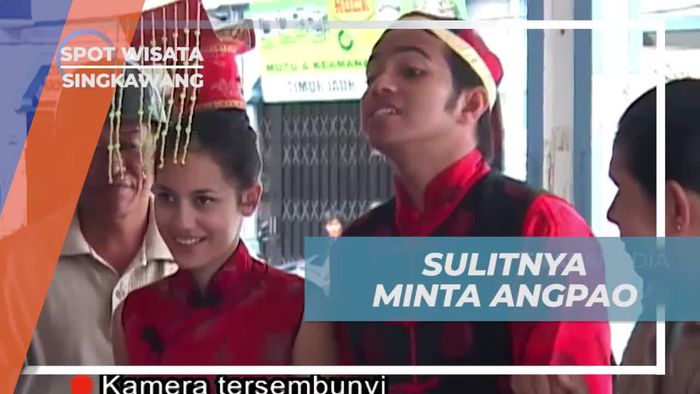 Mengatasi Kesulitan dan Mendaftar Angpao di Pasar Tionghoa, Singkawang
