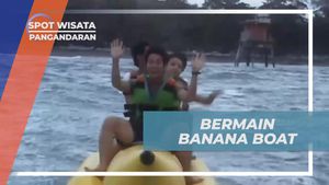 Serunya Bermain Banana Boat di Pantai Batu Karas, Pangandaran
