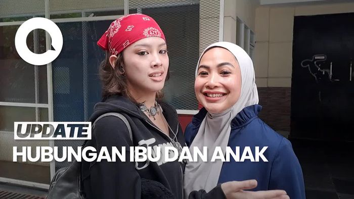 Video Feni Rose Cerita Hubungan dengan Putrinya: Kadang Akur, Kadang Omelin