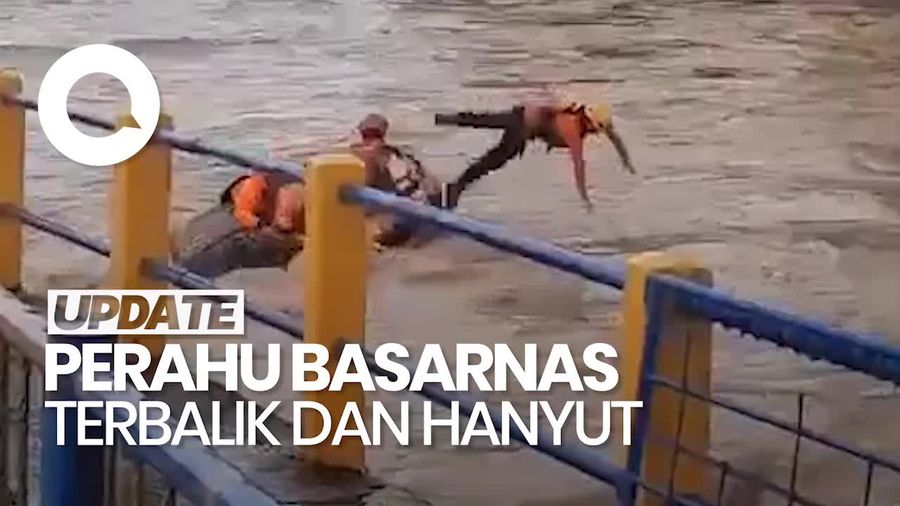 Video Detik-detik Perahu Basarnas Hanyut, 4 Anggota Lompat ke Sungai