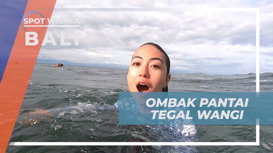 Menantang Ombak Besar di Pantai Tegal Wangi Bali