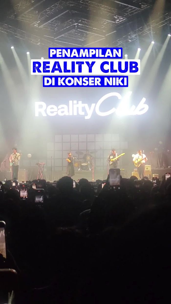 Video: Reality Club Buka Konser NIKI Hari Kedua dengan Meriah