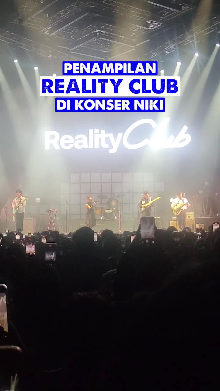 Video: Reality Club Buka Konser NIKI Hari Kedua dengan Meriah