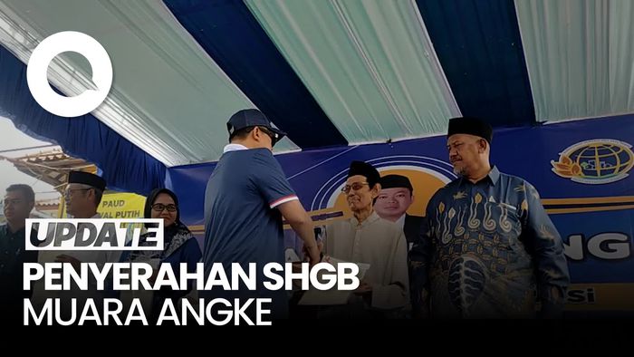 Video: Menteri Nusron Serahkan 5 SHGB Elektronik ke Warga Muara Angke Jakut