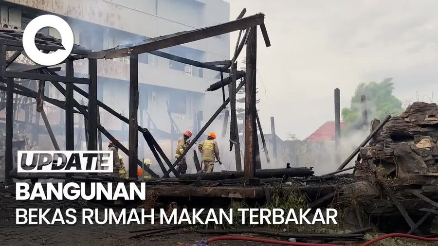 Video: Eks Rumah Makan di Bandung Ludes Dilalap Si Jago Merah