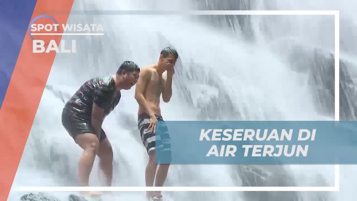 Keseruan Foto-Foto dan Menari di Air Terjun Kanto Lampo, Bali