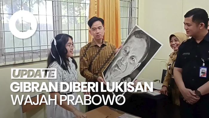 Video: Momen Siswa SMA di Jakut Beri Gibran Lukisan Wajah Prabowo