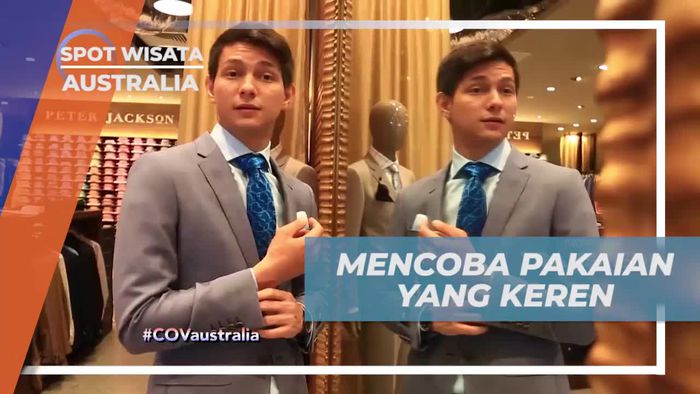 Mencoba Pakaian Keren di Harbour Town, Gold Coast, Australia