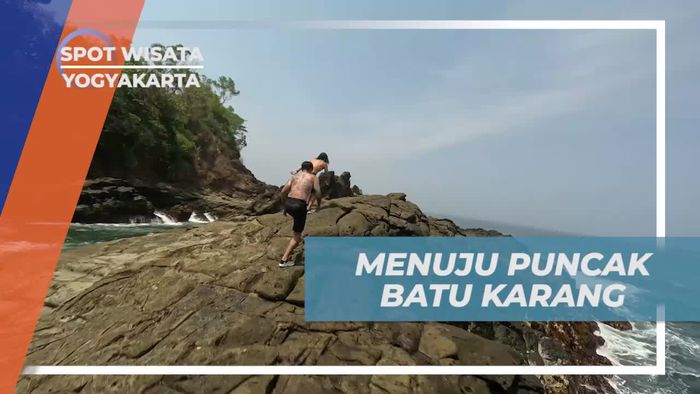 Menikmati Pemandangan dari Puncak Batu Karang di Yogyakarta
