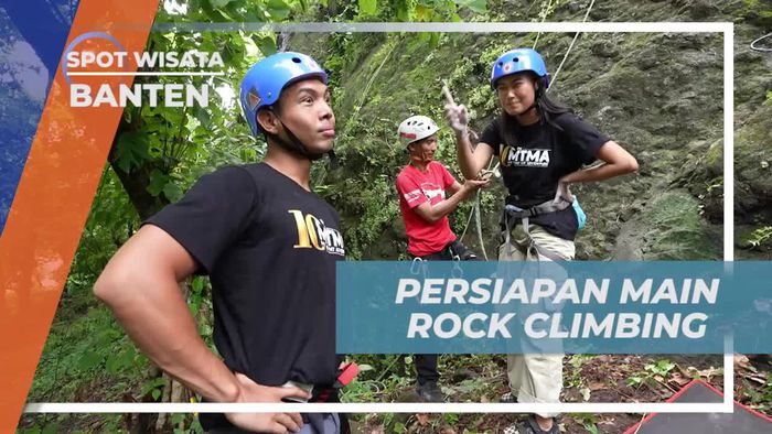 Menjelajahi Bukit Batu Hideung untuk Rock Climbing di Banten
