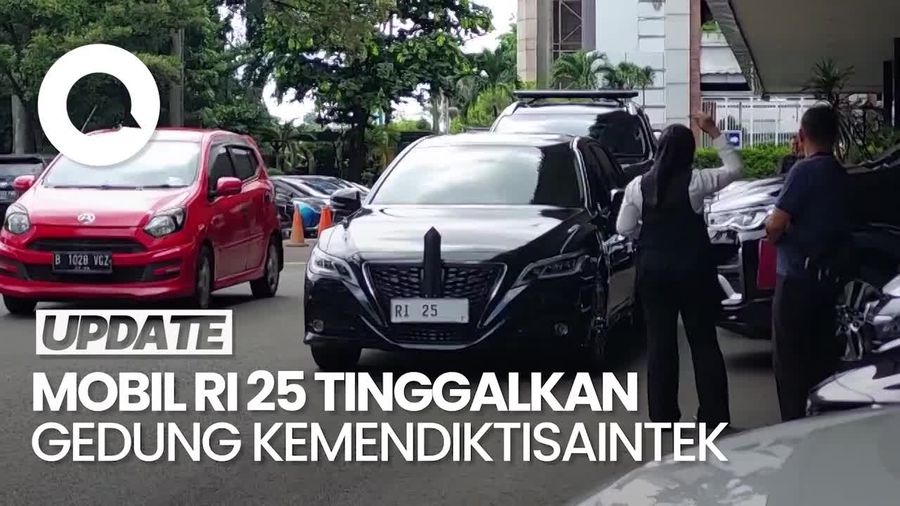 Video: Momen Mobil Satryo Tinggalkan Gedung Kemendiktisaintek