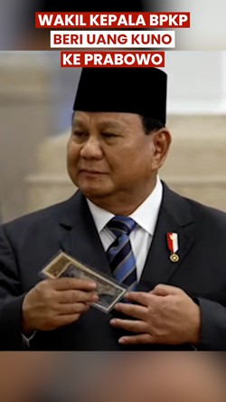Video: Momen Wakil Kepala BPKP Berikan 2 Lembar Uang Kuno ke Prabowo