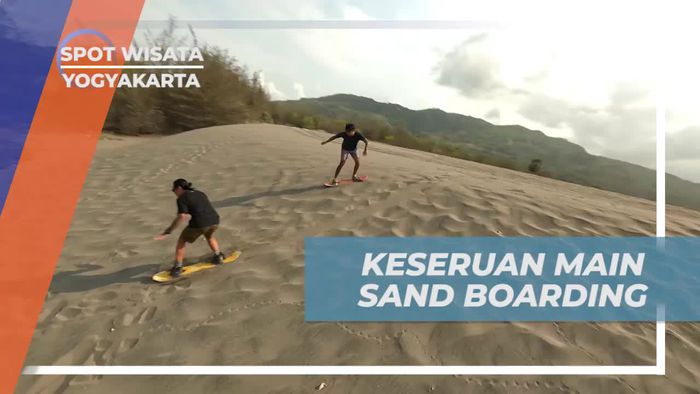 Bermain Seru Sand Boarding di Gumuk Pasir Parangkusumo, Yogyakarta